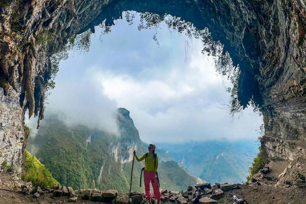 Capturing the breathtaking panorama from the Eye of Ma Pi Leng